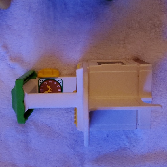 Little Tikes Playhouse Furniture Car Kitchenette, Table, Chairs,Picnic Table - Picture 9 of 9